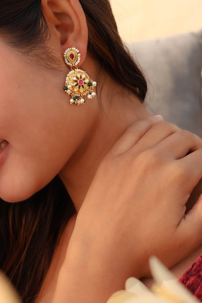 Ruhii Kundan Earrings