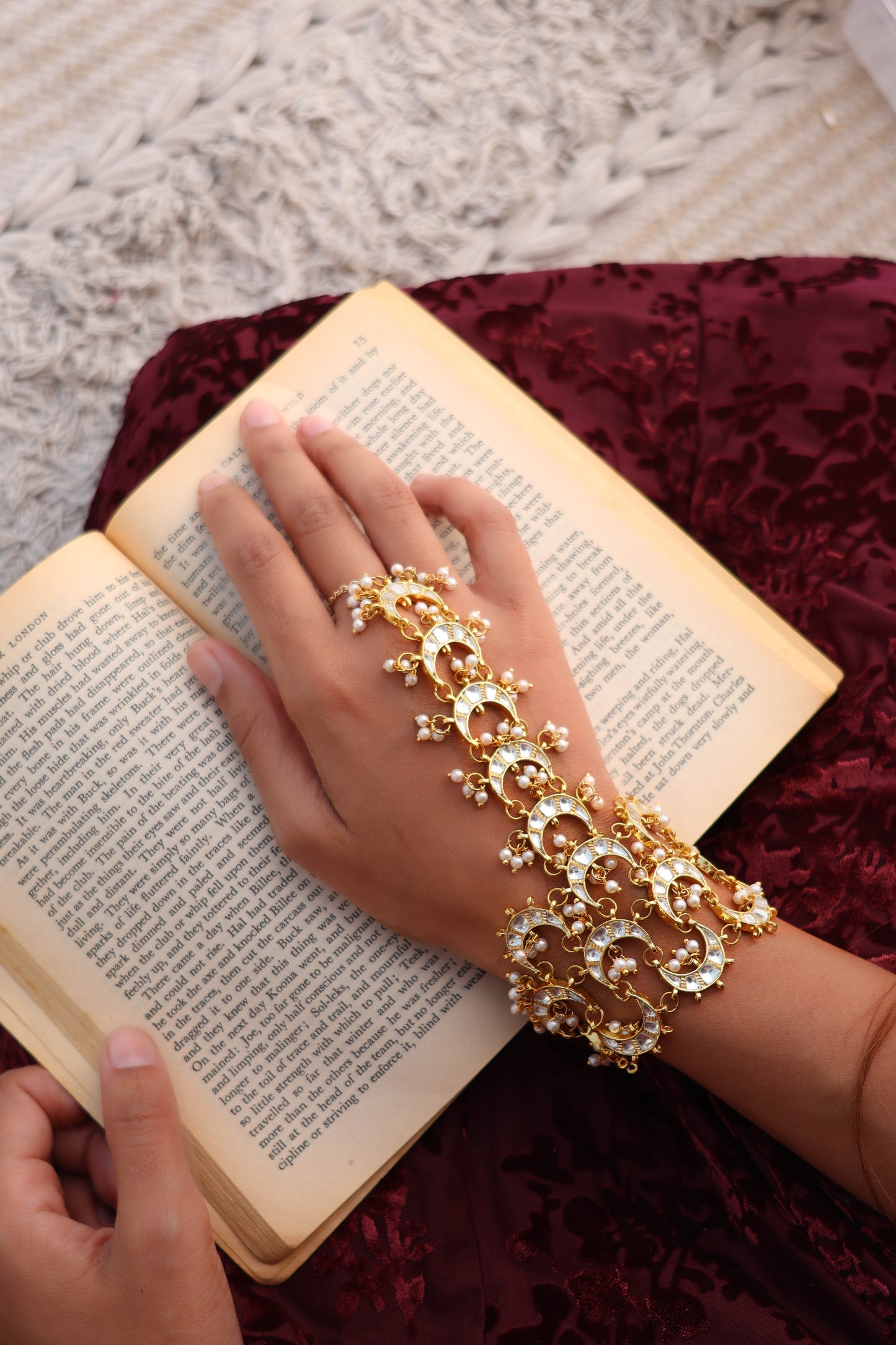 Holly Pearl Kundan Hathphool
