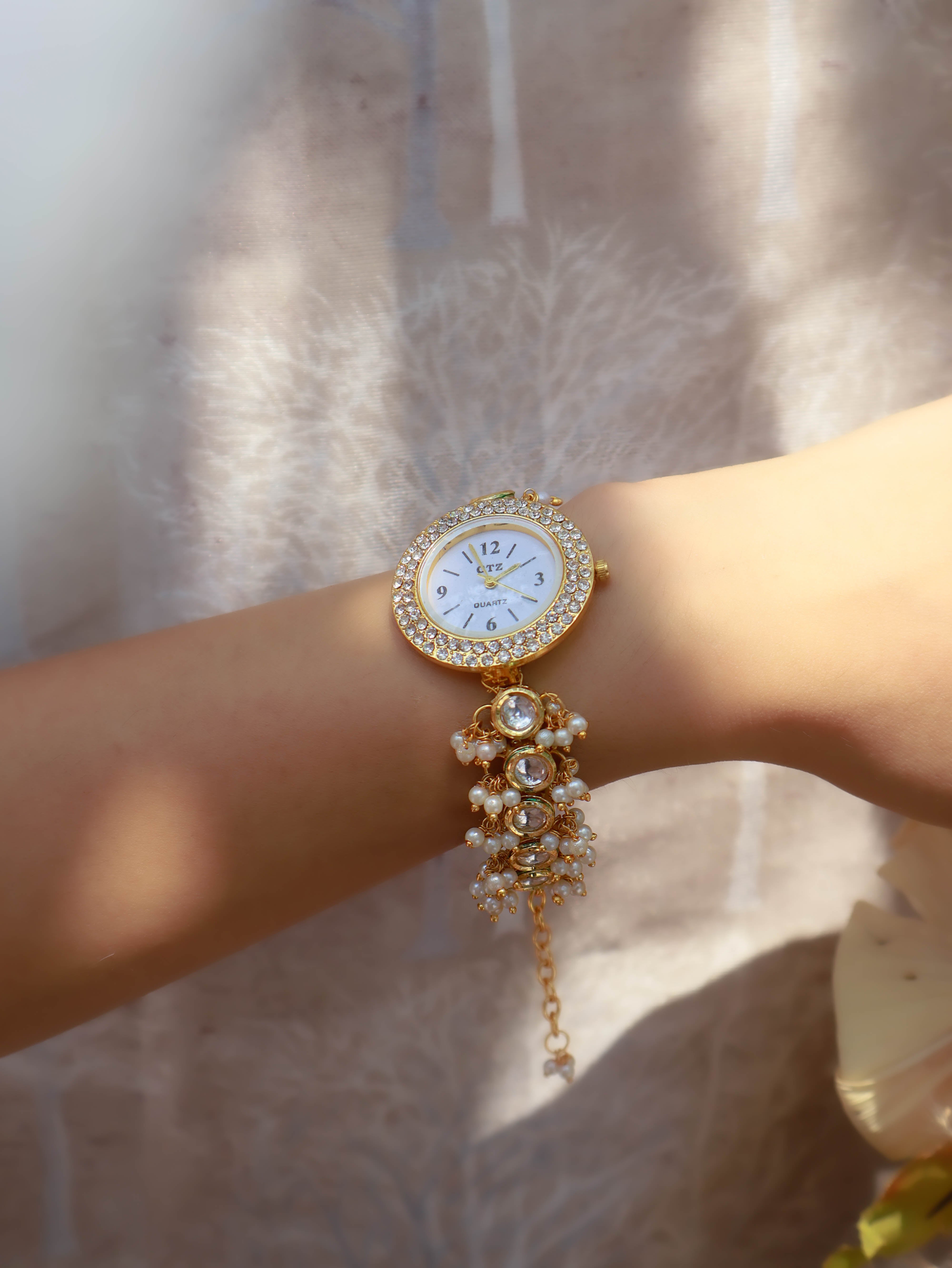 Maren Kundan Wrist Watch Kaashnii