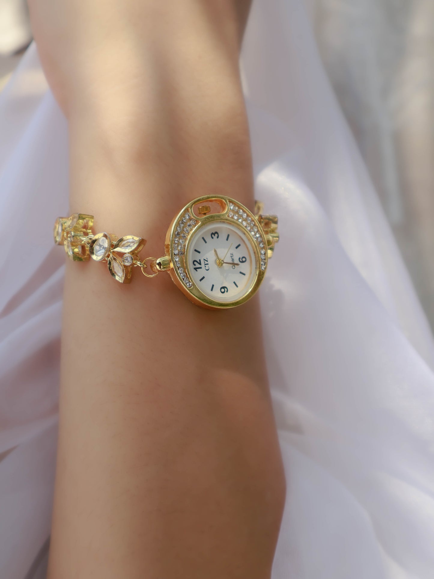 Melissa Kundan Wrist Watch