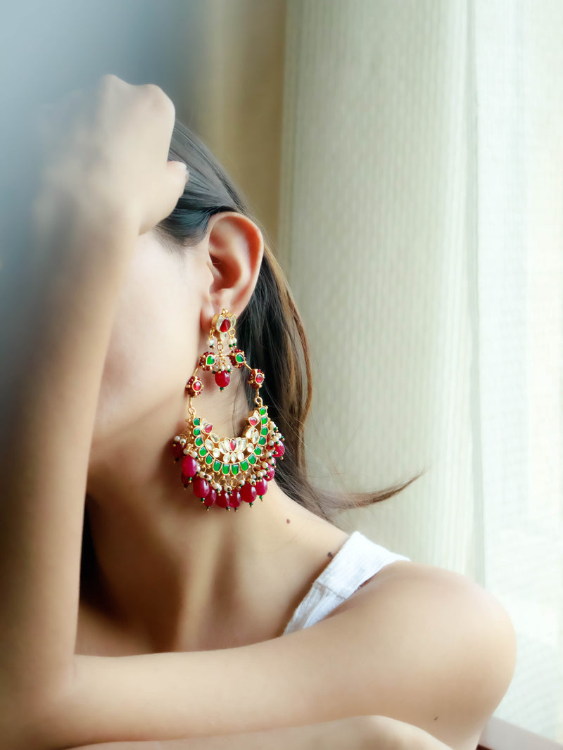 Azmaish Red-Green Kundan Chaandbaali Earrings