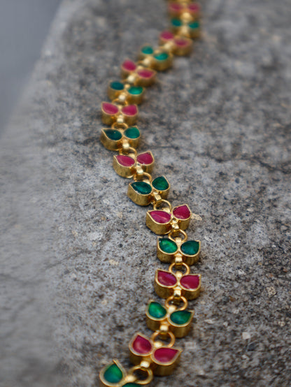 Albina Red-Green Choker Necklace