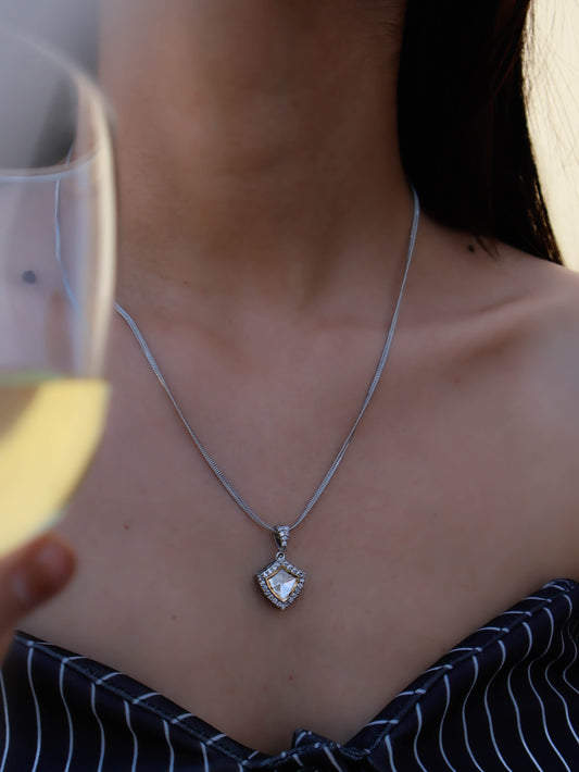 Taashi Pendant Necklace Set