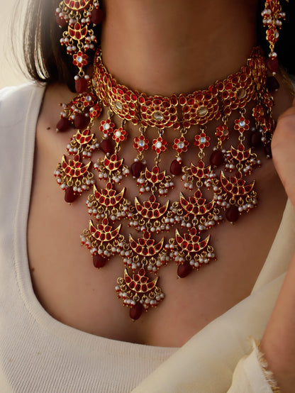 Vaishnavi Red Kundan Necklace Set