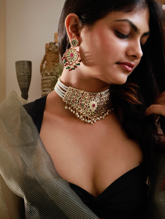 Dhanvi Red-Green Jadau Choker Necklace Set