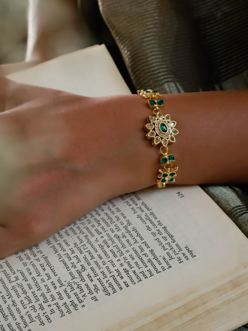 Ishwari Green Kundan Bracelet
