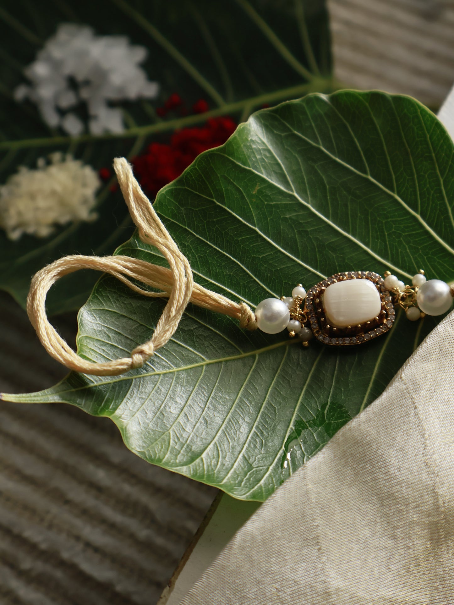Yakshit Pearl Rakhi