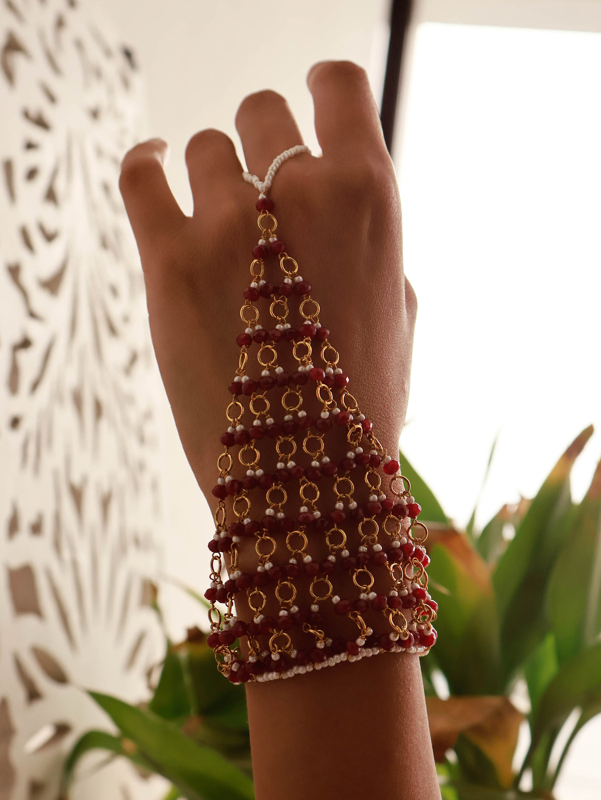 Insha Red Hathphool
