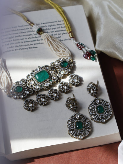 Hazel Kundan Choker Necklace Set