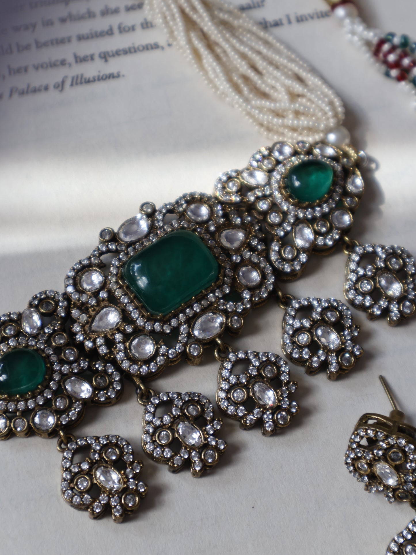 Hazel Kundan Choker Necklace Set