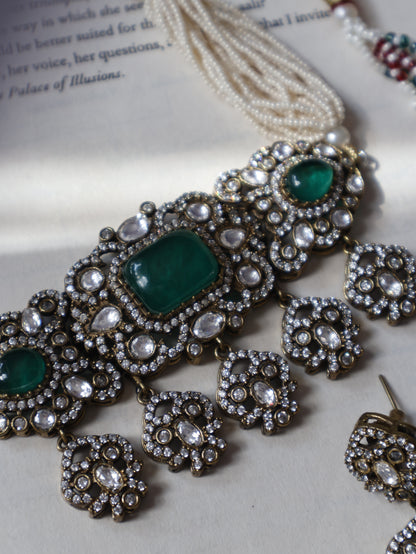 Hazel Kundan Choker Necklace Set