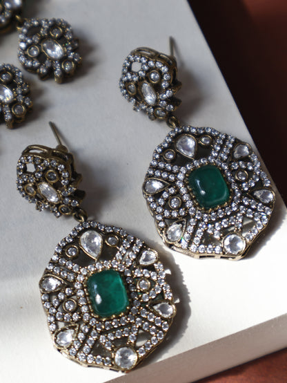 Hazel Kundan Choker Necklace Set
