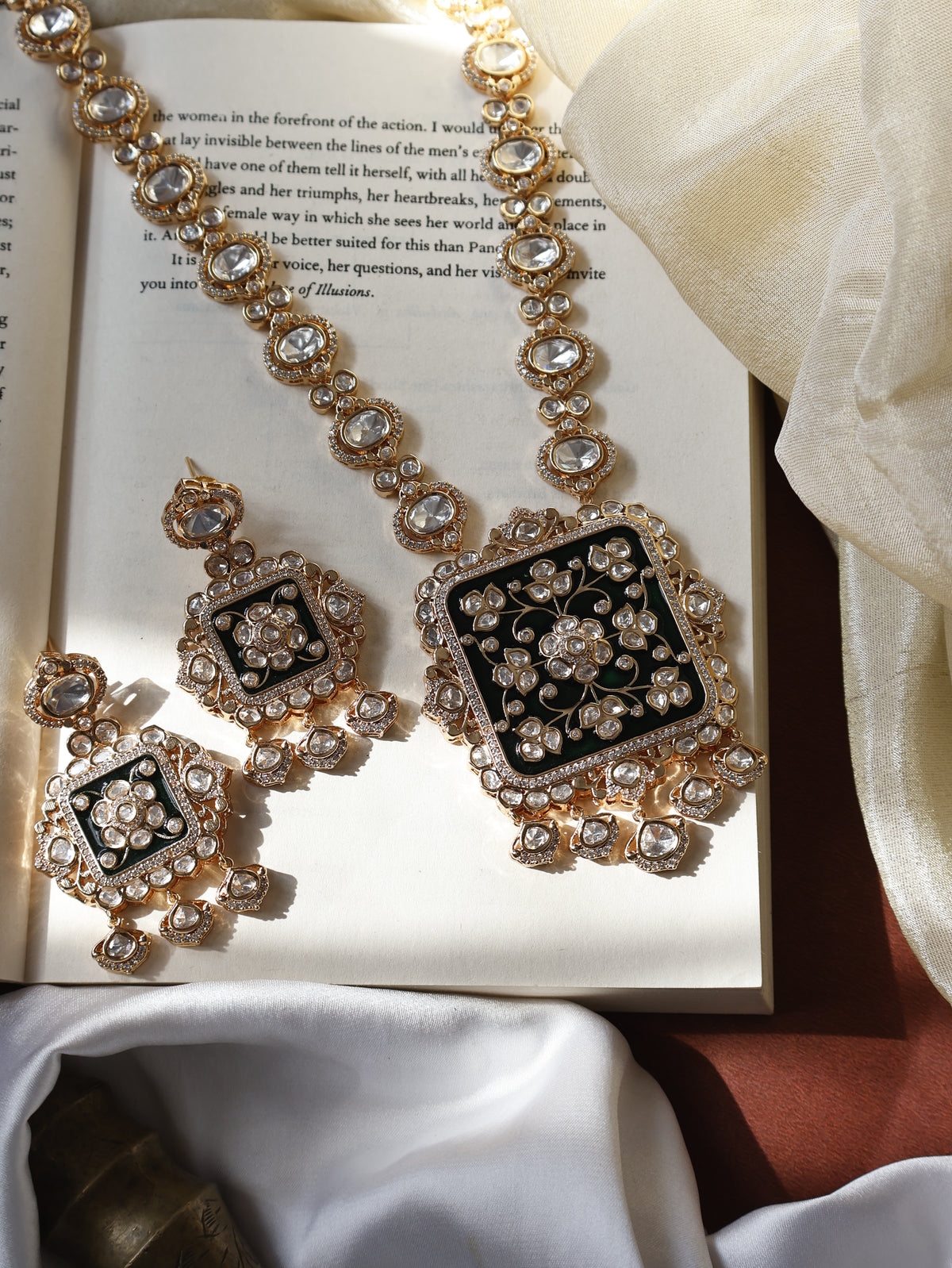 Shyen Green Polki Pendant Necklace Set