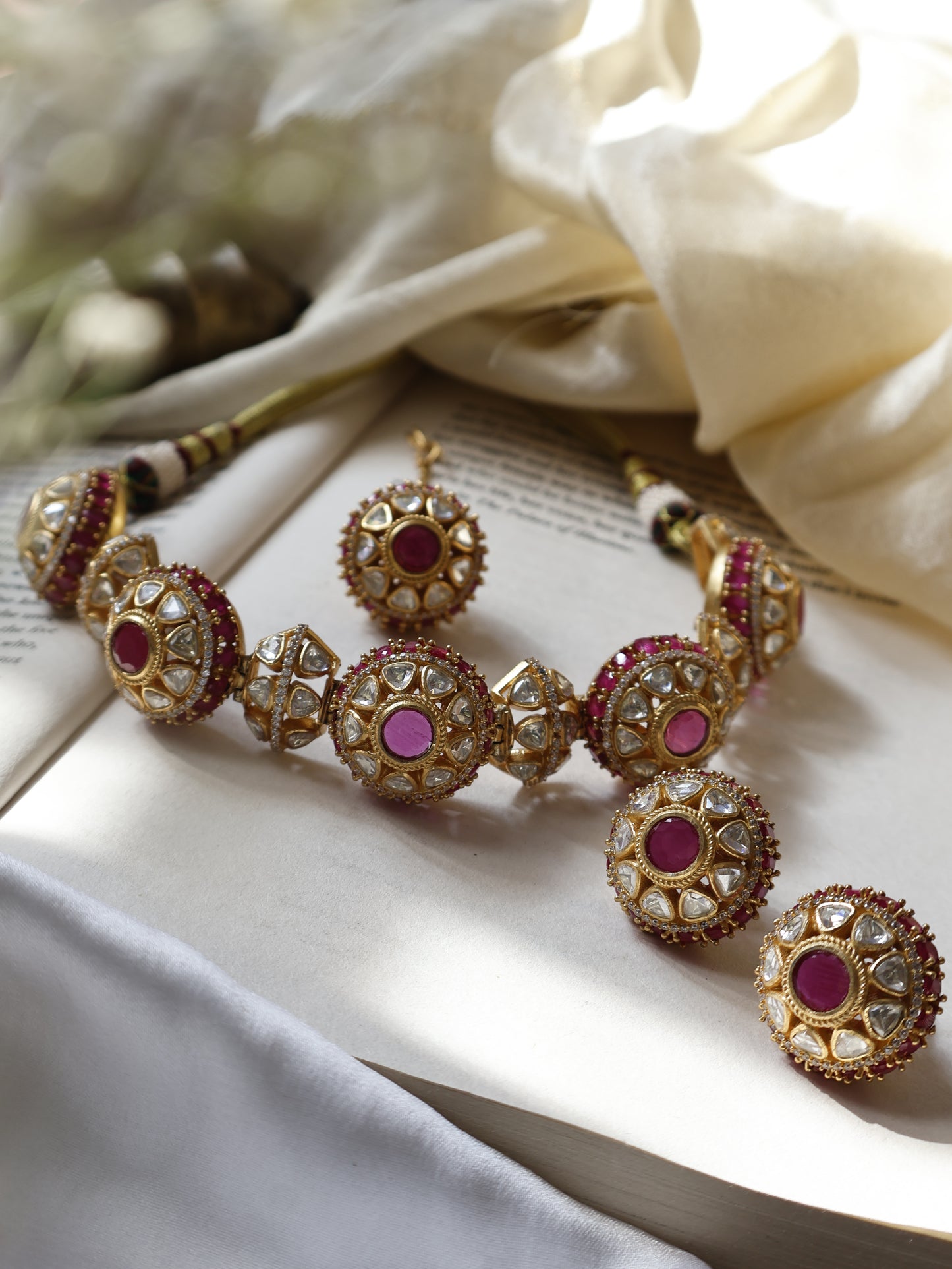 Sheen Kundan Red Choker Necklace Set with Maangtikka