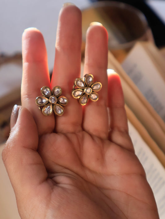 Suhoor Floral Kundan Stud Earrings