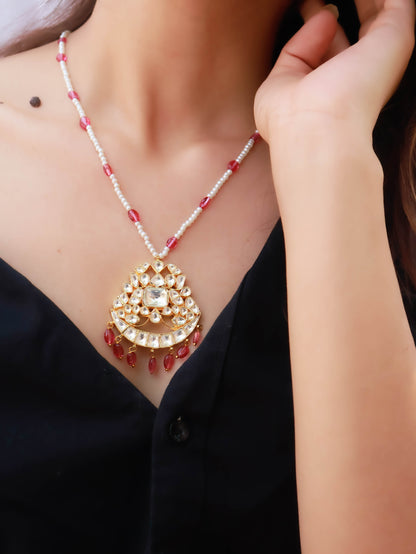 Cyra Pink Kundan Pendant Necklace