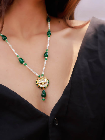 Illie Green Kundan Pendant Necklace