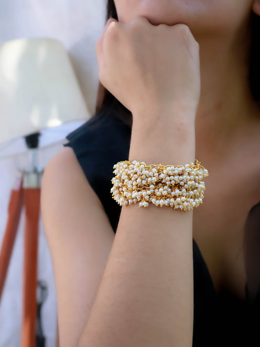 Noor Pearl Bracelet