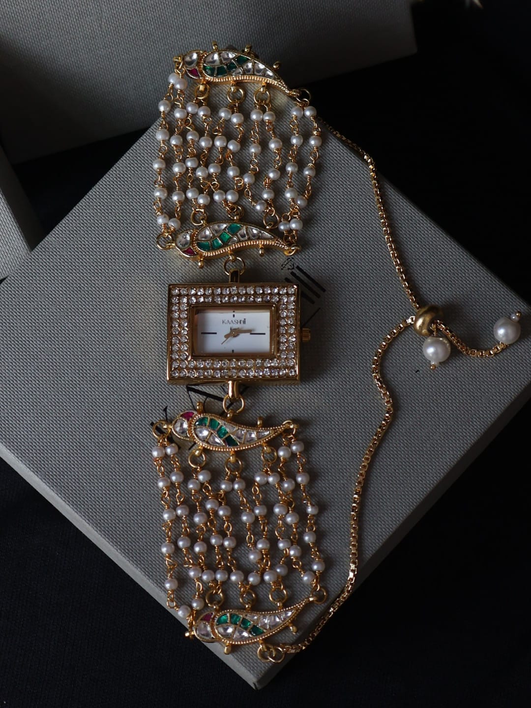 Jigna Kundan Wrist Watch