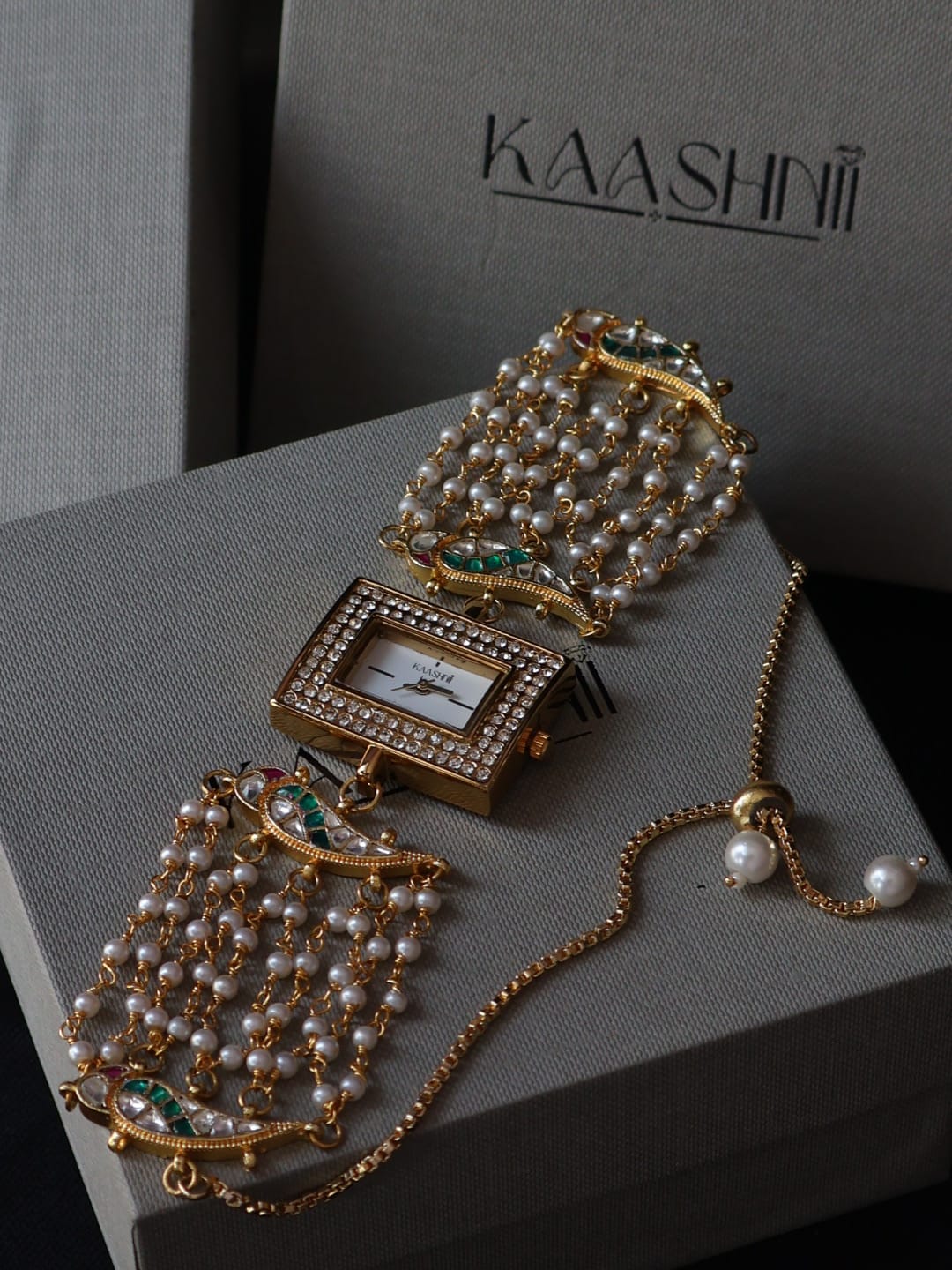 Jigna Kundan Wrist Watch