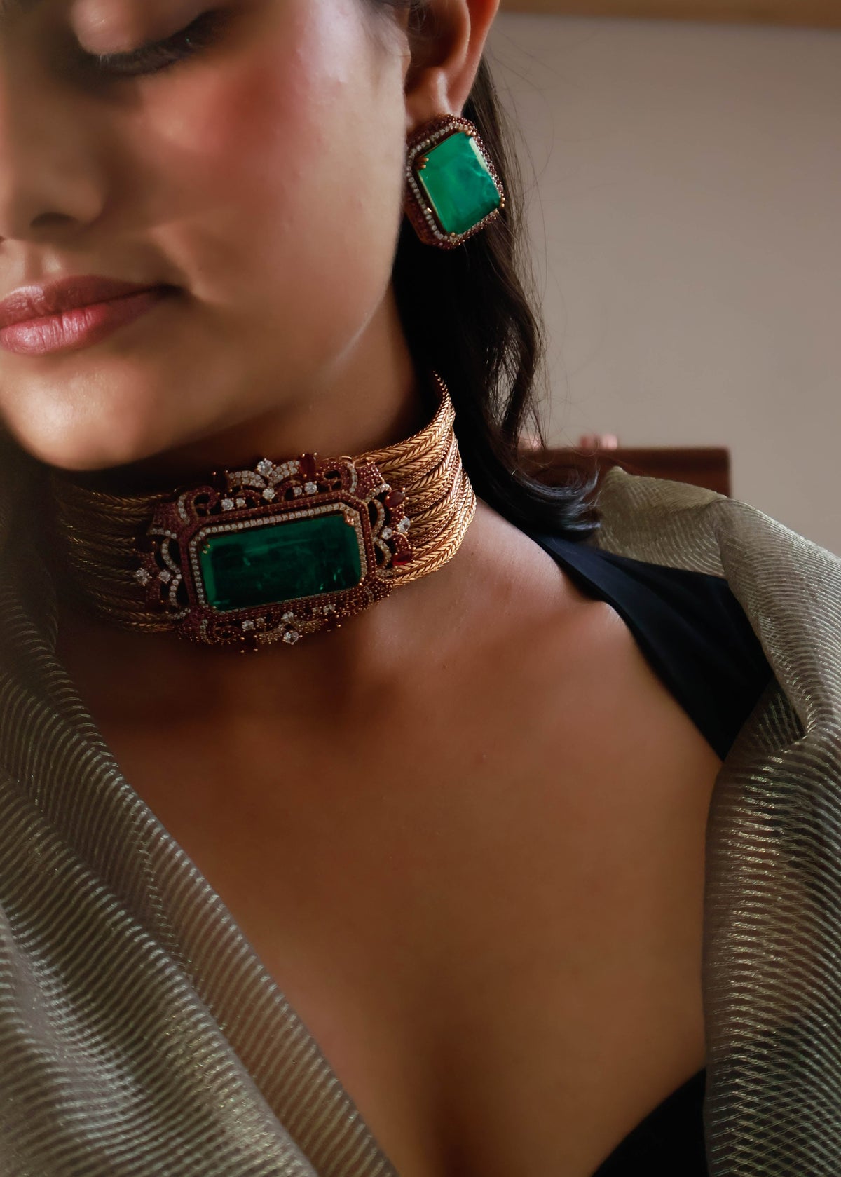 Saanvi Emerald Choker Necklace Set
